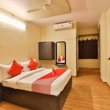 Oyo 11427 Hotel Kalyan Ahmedabad Exterior foto