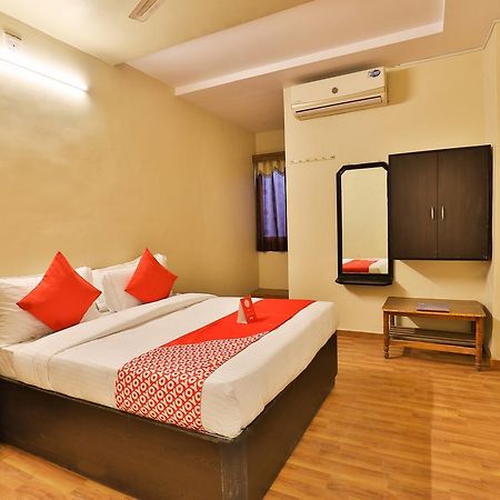 Oyo 11427 Hotel Kalyan Ahmedabad Exterior foto