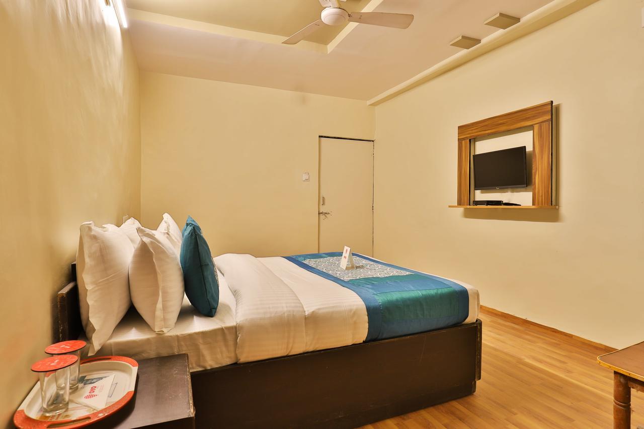 Oyo 11427 Hotel Kalyan Ahmedabad Exterior foto