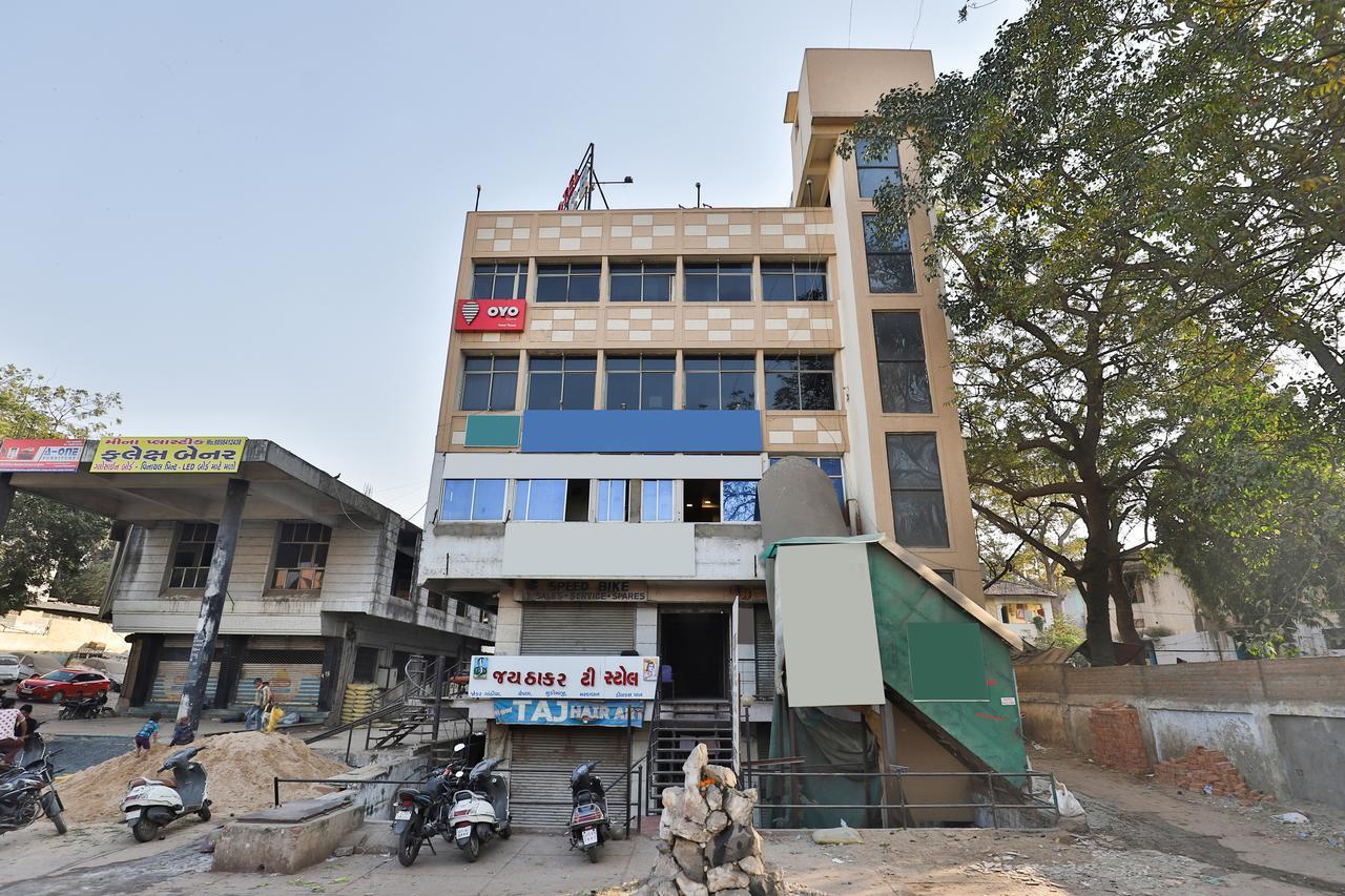 Oyo 11427 Hotel Kalyan Ahmedabad Exterior foto